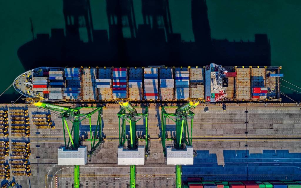Containers en un puerto aduanero donde deben emitir el Complemento de Comercio Exterior 2.0 (CCX)